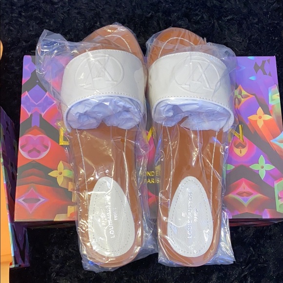 Louis Vuitton Sandals - Picture 2 of 3